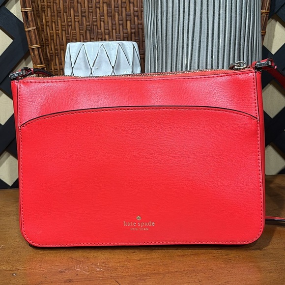 EUC Kate Spade Bright Red Adel Medium Zip Top Crossbody Adjustable Strap - Picture 5 of 16